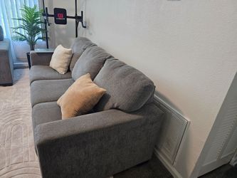 Beautiful Sofa Set – Excellent Condition