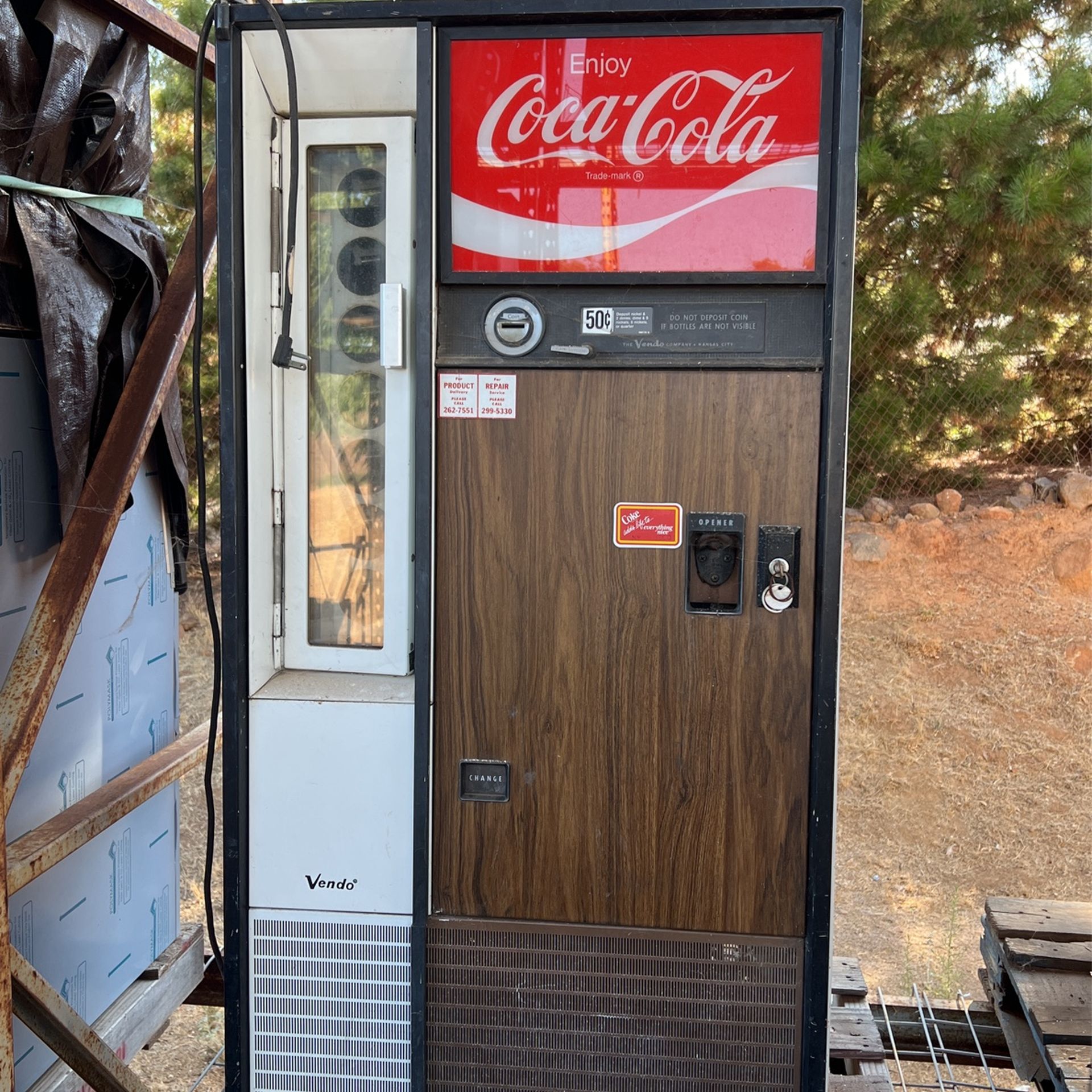Cole Bottle Vending Machine