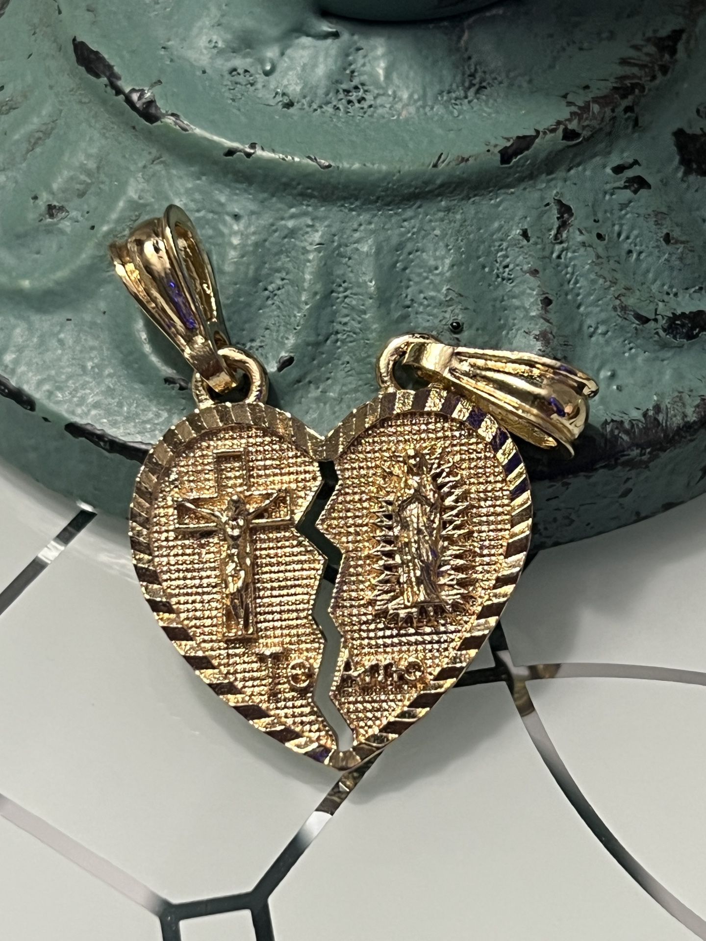TeAmo Couple Heart Gold Plated Pendant With Jesus And Virgin Mary 