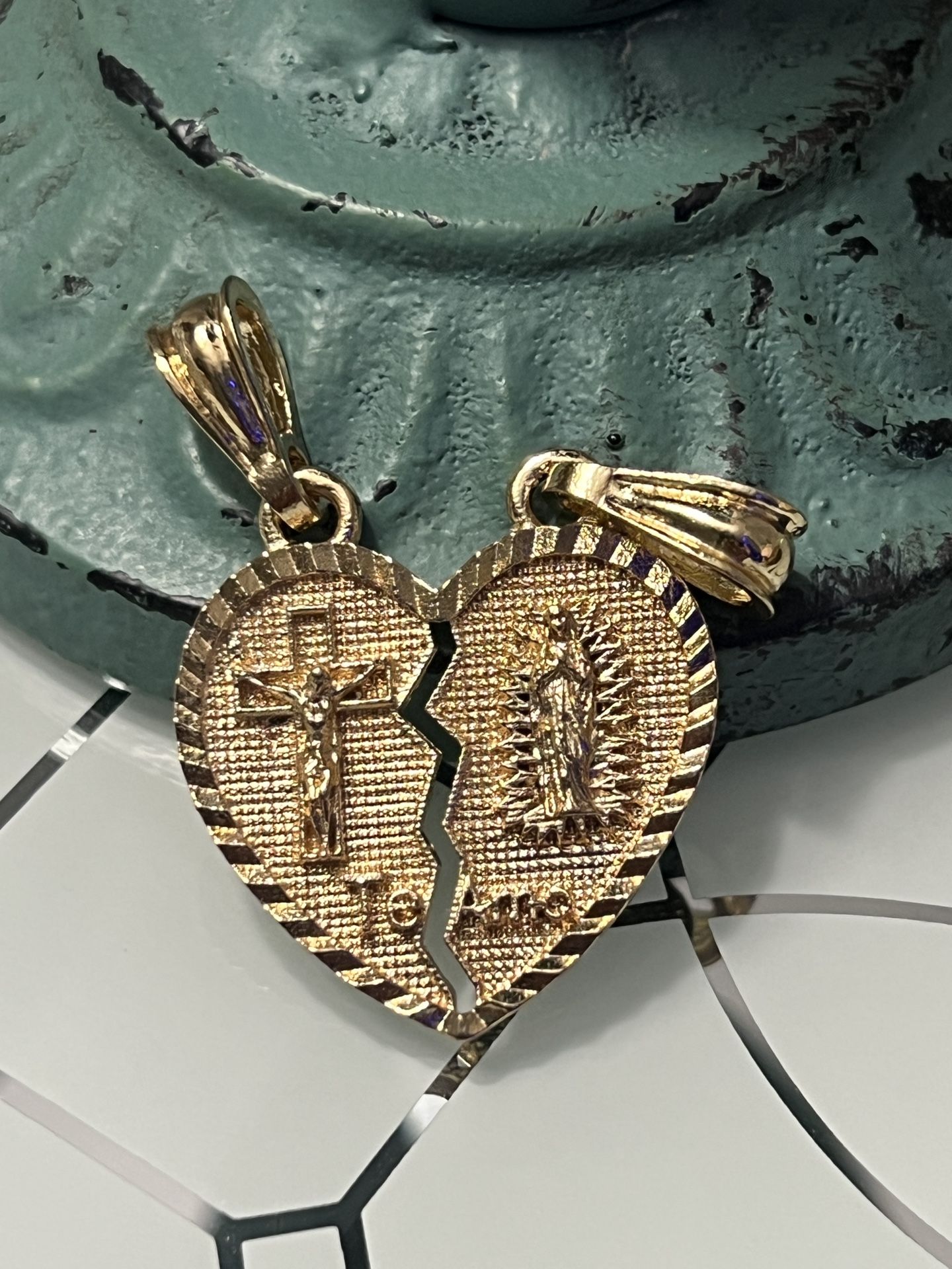 TeAmo Couple Heart Gold Plated Pendant With Jesus And Virgin Mary