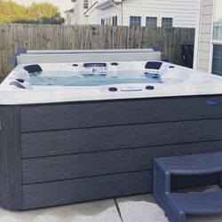 Calspa Avalon 6 Person Hot Tub With Bench Seat