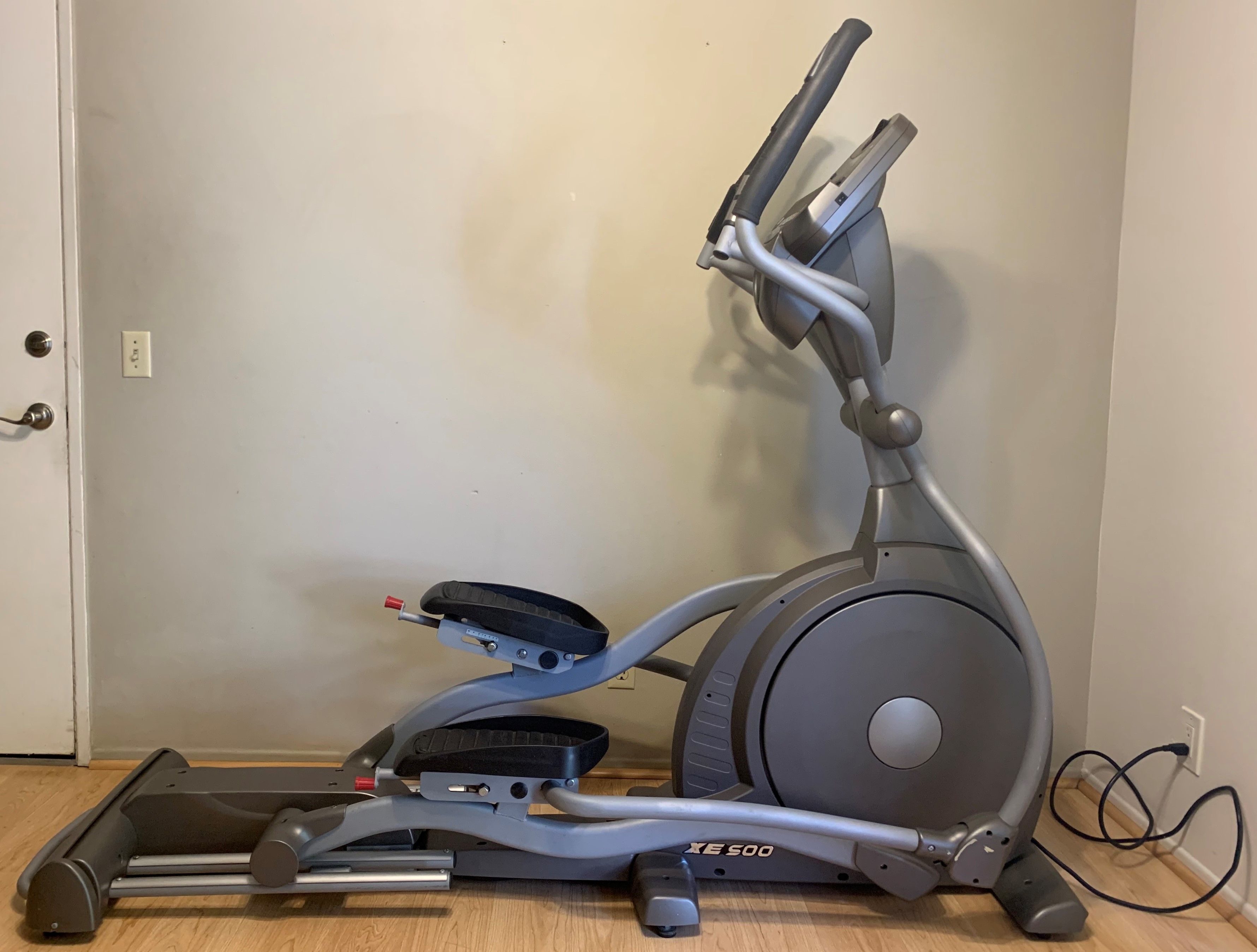Spirit XE500 Elliptical Cross-Trainer Exercise Workout Machine Cardio Fitness Treadmill Gym