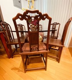 Beautiful thick Glass Round Table on a vase stand with high quality 6 chairs and Huge Chinese Good luck Antique Vase. 