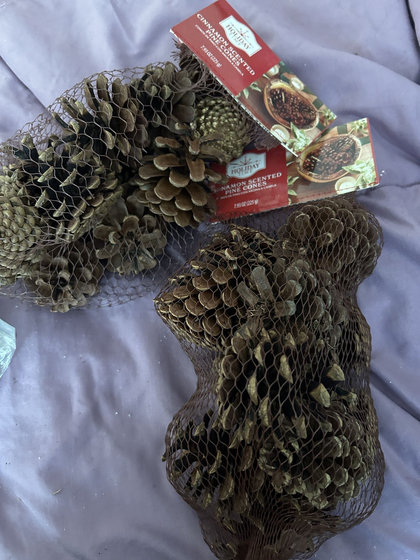 PINECONES 2 Bags Of Cinnamon Scented 1 Bag Of Gold Flecked $5 All