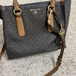 Women’s handbag