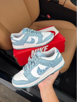 Nike dunks Paisley 8W/6.5y