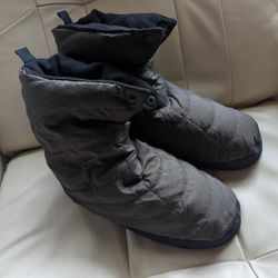 Men's Large 10-12 Goose Down Booties REI Camp Cabin Shoes Slippers Ultralight Backpacking Hiking Eddie Bauer Columbia Marmot North Face Sierra Designs