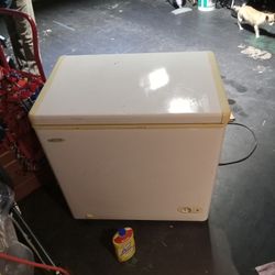 Diplomat Mini Fridge 