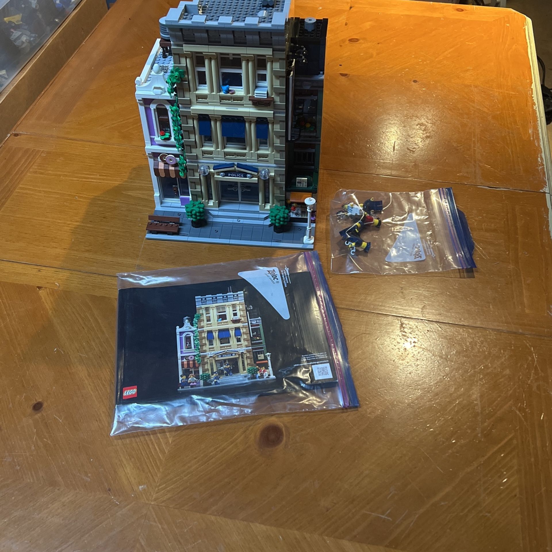 Lego creator 10278 police station