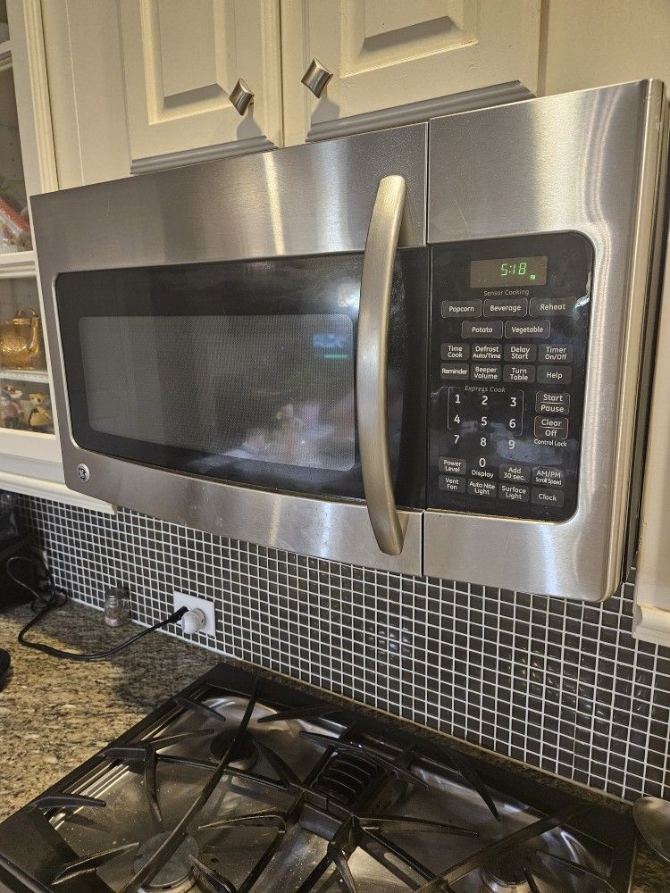 Used Microwave GE (JVM1750SP2SS) 