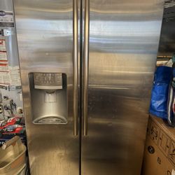 Samsung 26 cu. ft. Side-by-Side Fridge (RS261MDRS) - Stainless