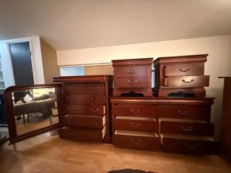 Cherry Wood Bedroom Set / Dresser Set $500 OBO