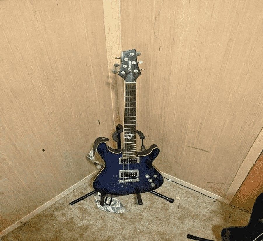 sing line Rock Strong with Premium Electric Guitar Selection