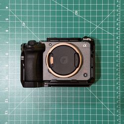 Sony FX30 bundle (cage and lens)