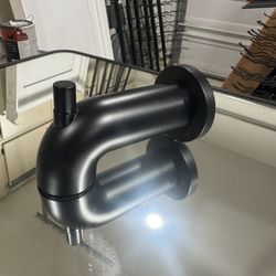 Delta Black Tub Spout Brand New 
