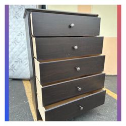5 drawers dresser / Five drawers dresser