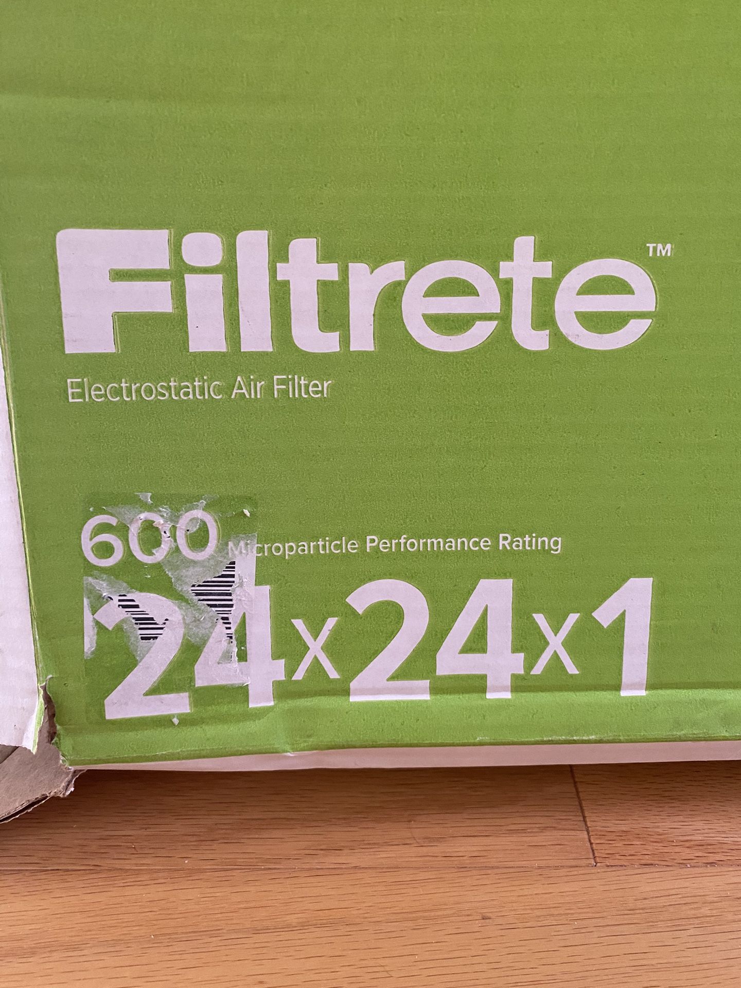 Filtrete Electrostatic Air Filter, specifically a 24x24x1 inch size with a 600 Microparticle Performance Rating (MPR).  New in box. 