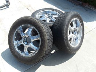Tire 275/55 R20 for Yukon