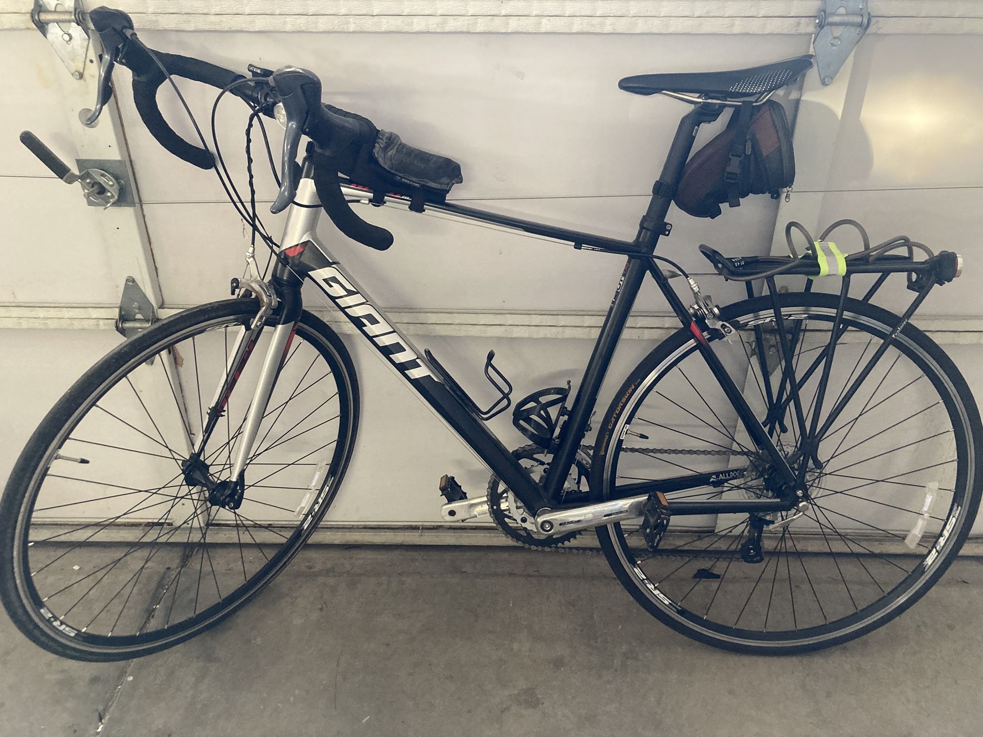 Giant Defy 5 Road Bike