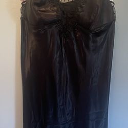 Sexy Black Satin Flora Lingerie Nightgown. NWOT.  Size 3XL