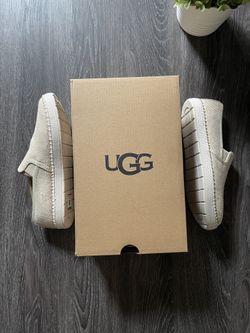Ugg Luciah Canvas Slip On. 7w