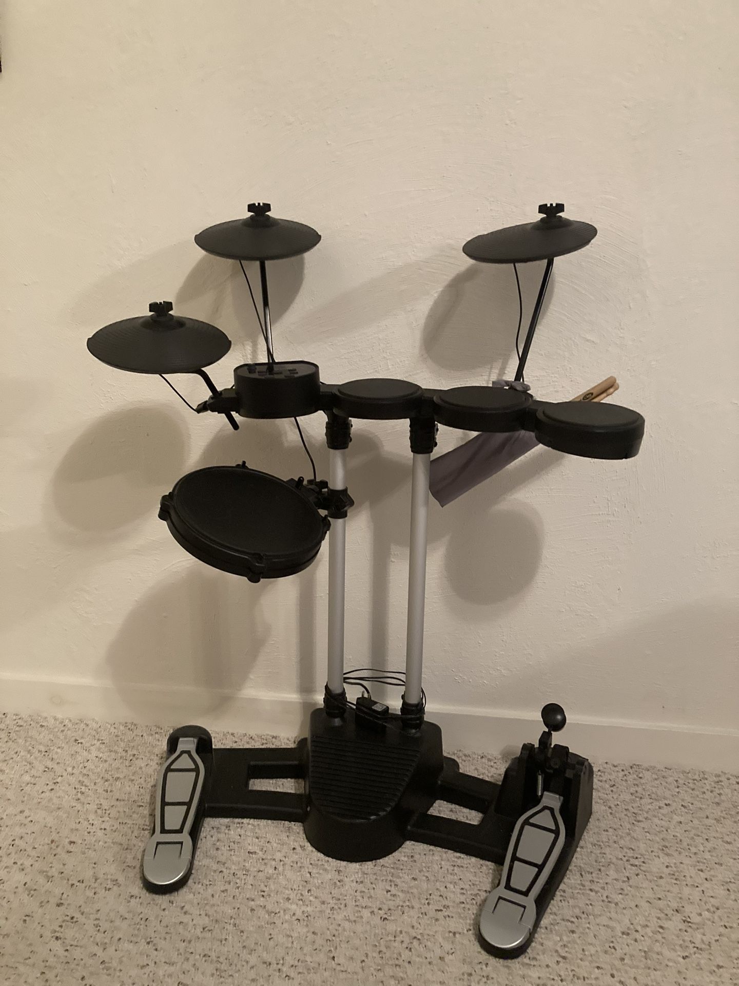 Simmons Drum Set- Like New!