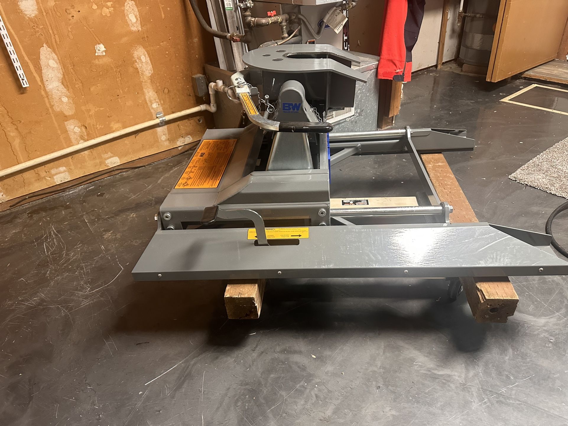 BW Companion slider 5th Wheel Hitch