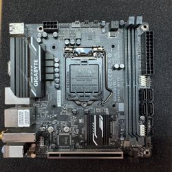 Gigabyte H370n WiFi + Corsair Vengeance DDR4 16GB 3000MHz Ram