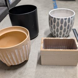 Assorted ceramic Pots