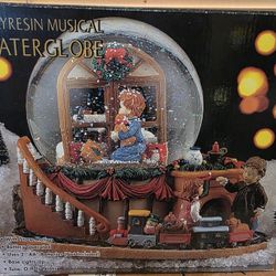Polyresin Musical Waterglobe 