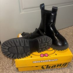 Black Boots 
