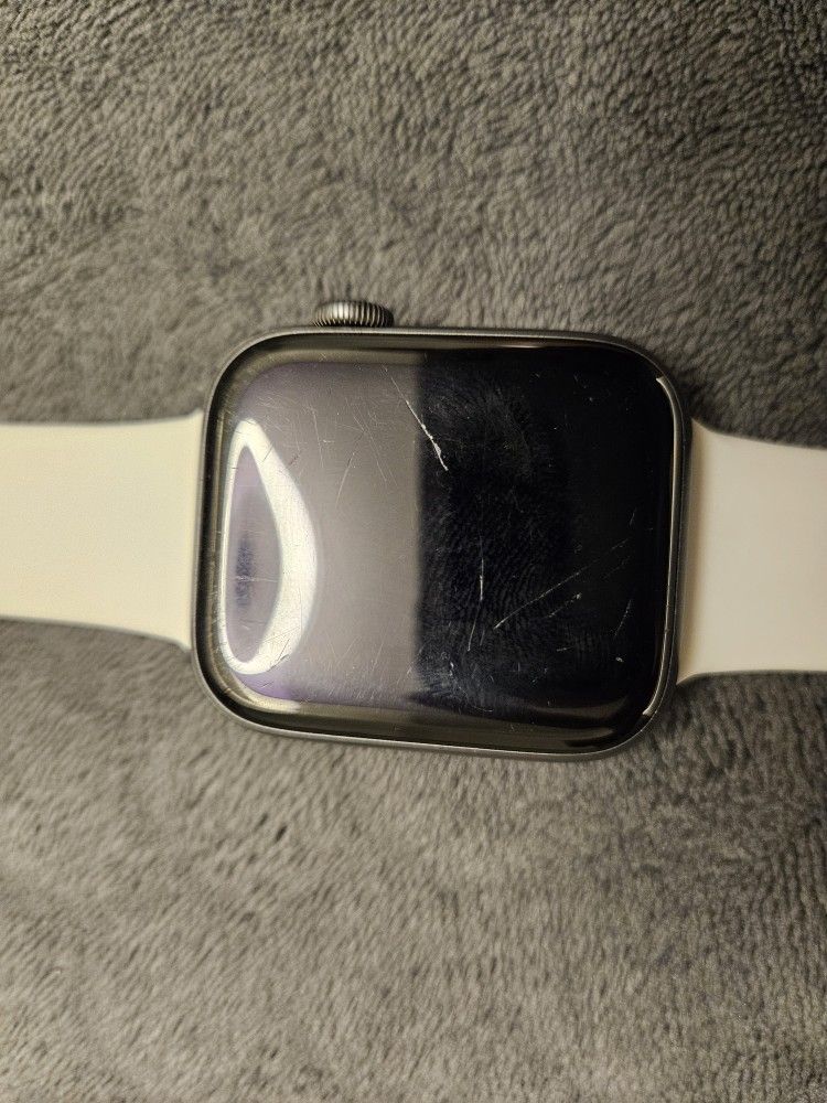Apple Nike Watch Series 4 White Band