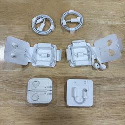 Apple USB C To Lighting Cables And EarPods New 