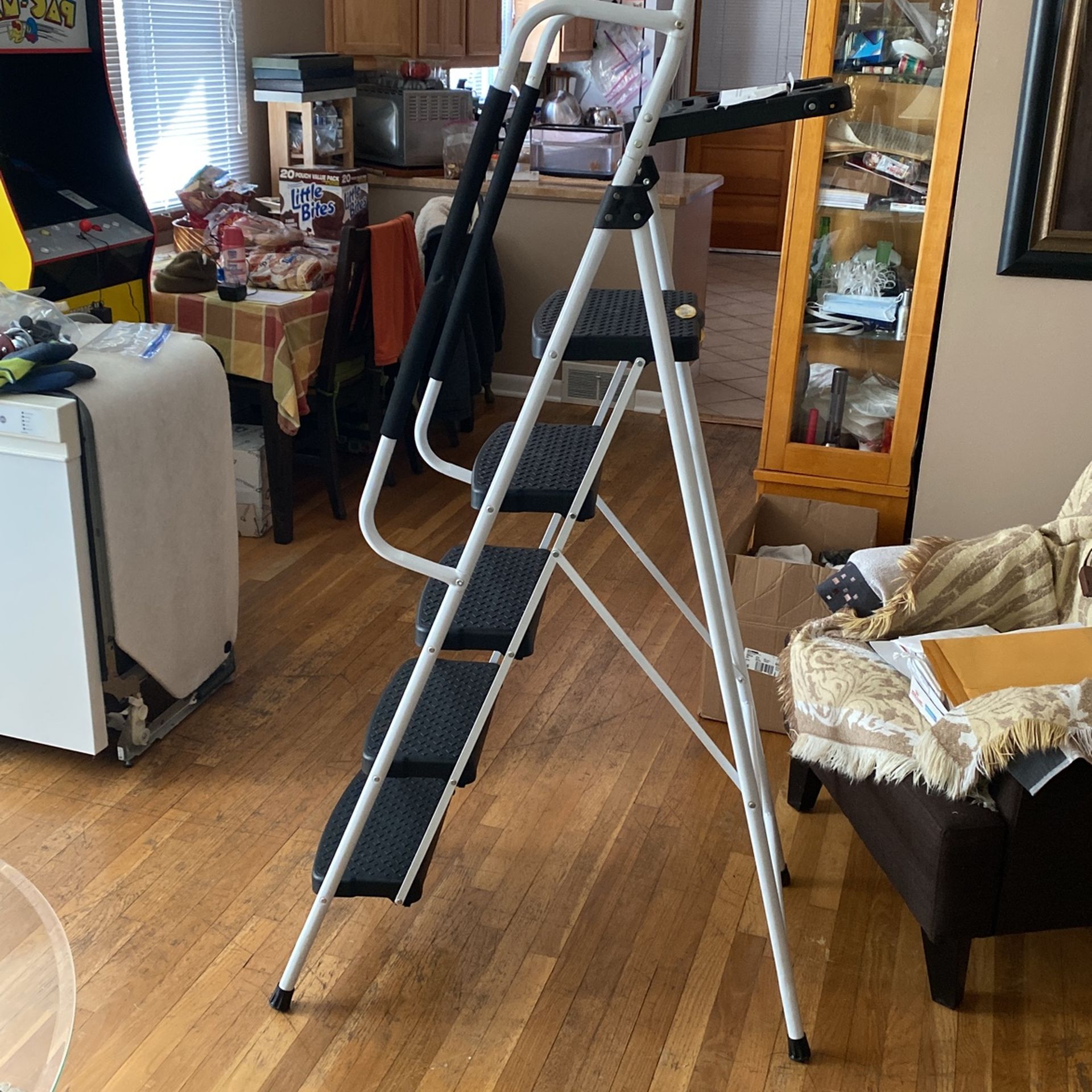 Five Step Ladder Soc Tone.