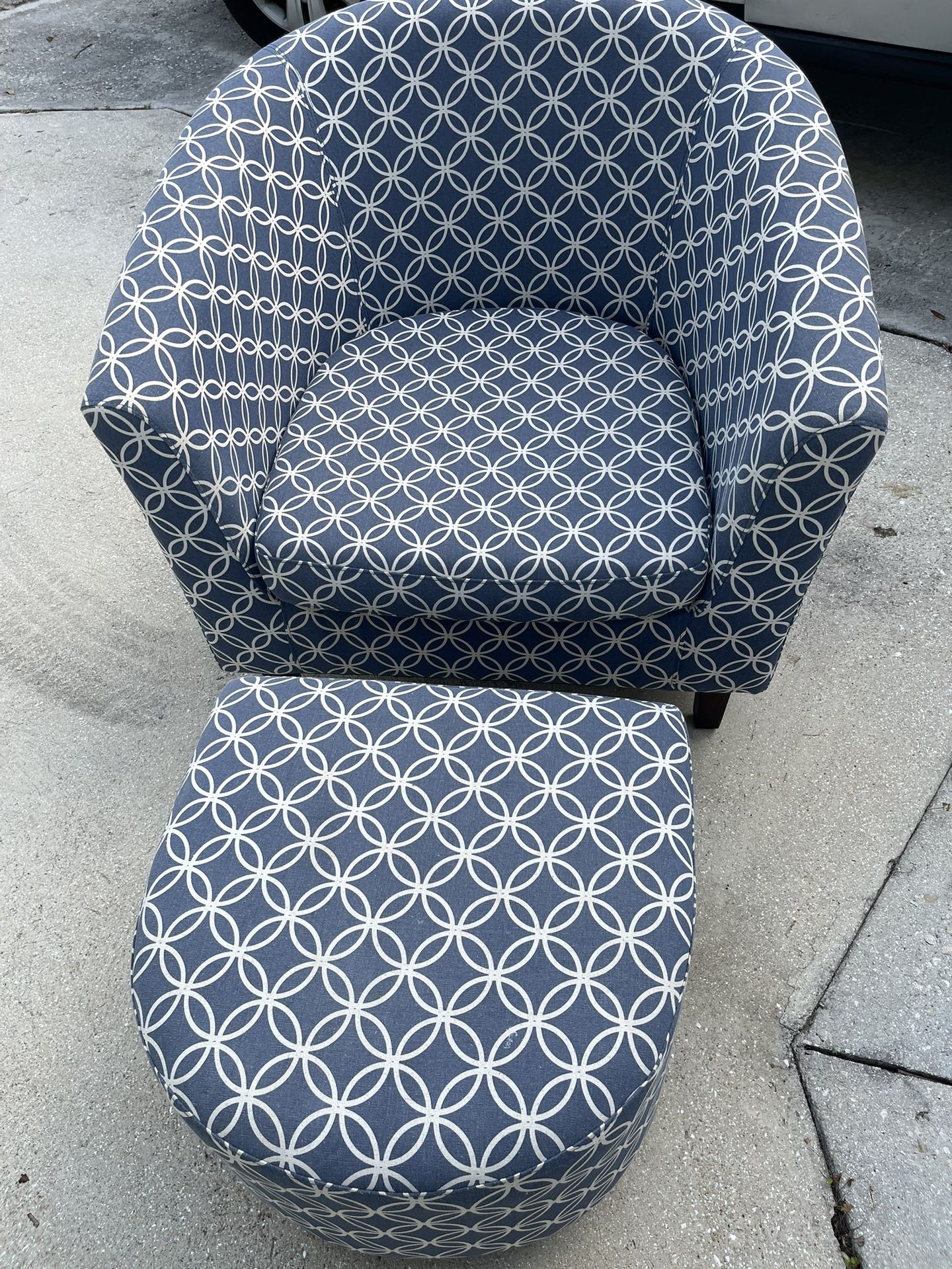 Tub Chair With Ottoman In Good Condition $110 Firm On Price
