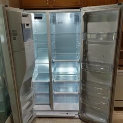 Refrigerator Like New 