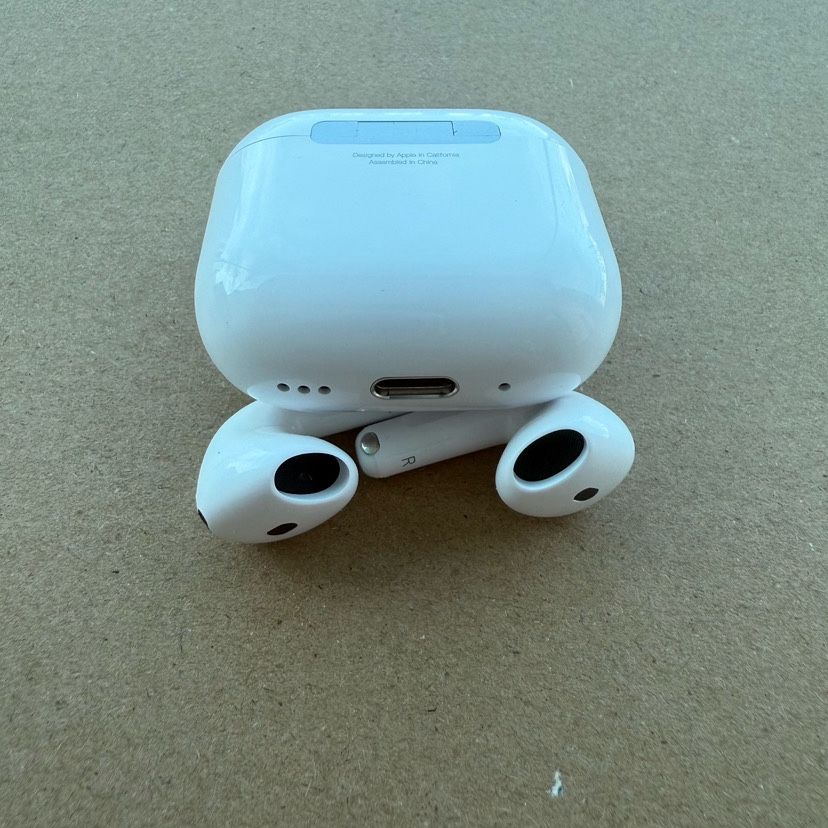 AirPods 4 Noise Cancelling Sealed (With Warranty)