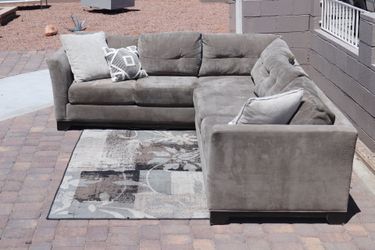 Delivery Available — Macy’s Original L-Shaped Gray Sectional