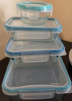 4 food storage containers