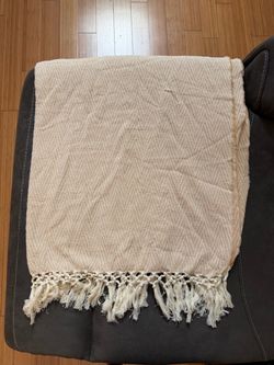 Throw blanket