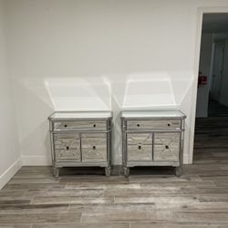 Dasheil Mirror Nightstands (2)
