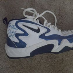 CHARLIE WARD AUTOGRAPHED GAME NIKE SIGNED BY CHARLIE AND GUARANTEED AUTHENIC STATES "GOD BLESS", HIS KNICK NO 21