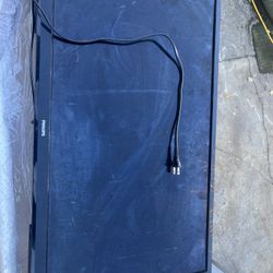 Roku Smart Tv (32in )