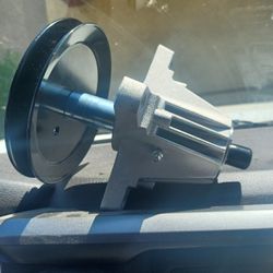 BRAND NEW Cub Cadet , MTD AND TROY BUILT SPINDLE ASSEMBLY