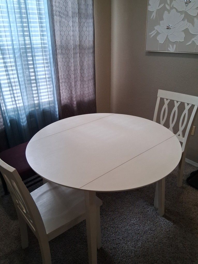 Dining Table With 2 Chairs