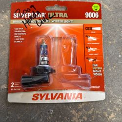 Sylvania 9006 SilverStar Ultra Halogen Headlight Bulb