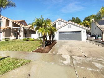 Unit 109 | 3 bd | 2 ba | 1920 sqft 3303 Deaver Dr, Corona, CA 92882