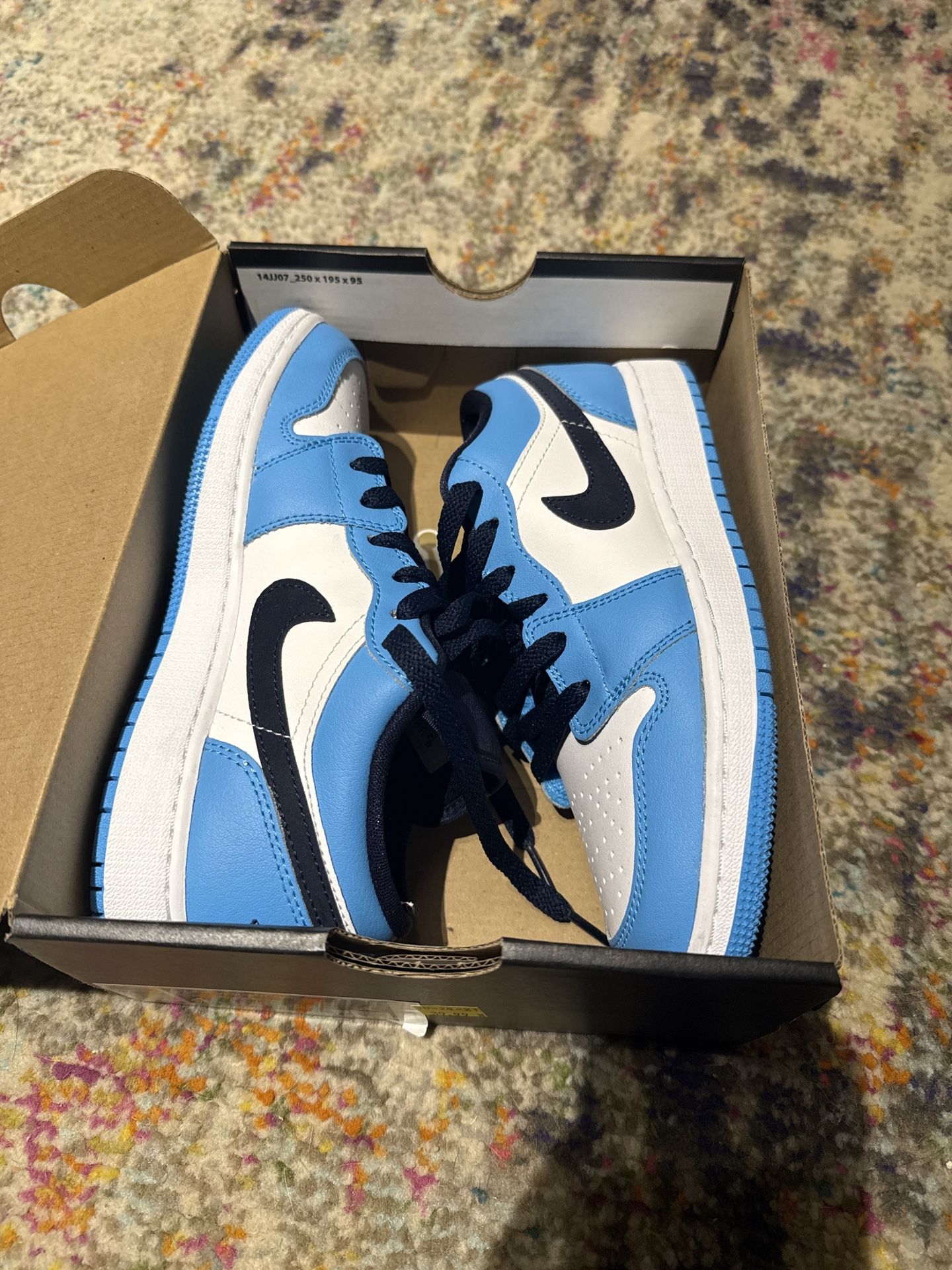 Jordan 1 Low- UNC