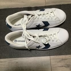 REDUCED IN PRICE,,,,$ 20 NOW,,,,BEAUTIFUL NEW CONVERSE ALL STAR MODEL TENNIS SHOWS.  THEY ARE SiZE 14,  NORMAL PRICE IS $70,  ASKING ONLY $35.  