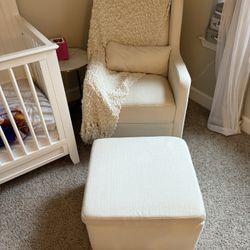 Nursery chair and ottoman